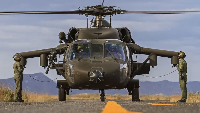 Helicóptero H-60L Black Hawk da Força Aérea Brasileira, empregado em missões de busca e salvamento, como nas operações para localizar aeronaves desaparecidas.