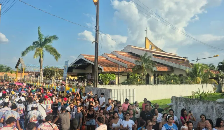 Imagem de Nossa Senhora de Nazaré recebe homenagem da Paríquia São Vicente de Paulo.