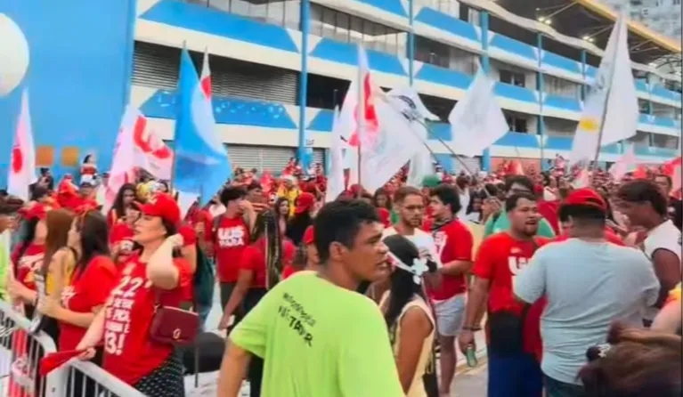 Até o momento, não há confirmação independente do número de pessoas que participam da caminhada.