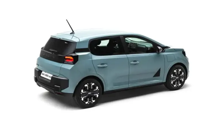 O Novo Dacia Spring ficou maior por fora e com interior mais espaçoso.