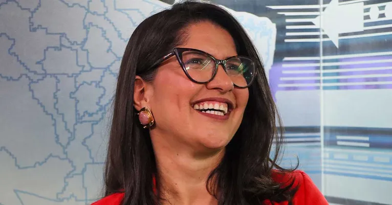 Priscila Belfort, publicitária e apresentadora do DOL Delas.