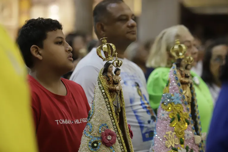 Missa do Mandato reúne fiéis e abençoa imagens de Nossa Senhora de Nazaré