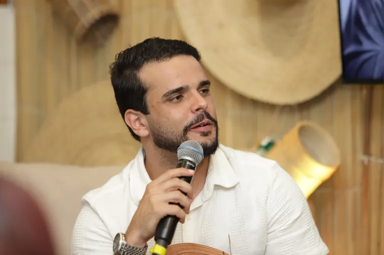 Belém, Pará, Brasil, Cidade. COLETIVA / BENDITO ENCONTRO. Cantor William Sanfona. Gancho: O Círio de Nazaré 2026 começa oficialmente ao som de música, fé e devoção. No dia 6 de outubro, a partir das 19h, a Praça Santuário, em Belém, recebe mais uma edição do Bendito Encontro, show que integra a abertura oficial da programação do Círio de Nazaré. Local: Casa Círio - Av Nazaré - Belém. Data: 05/10/2025. Foto: Mauro Ângelo/ Diário do Pará.
