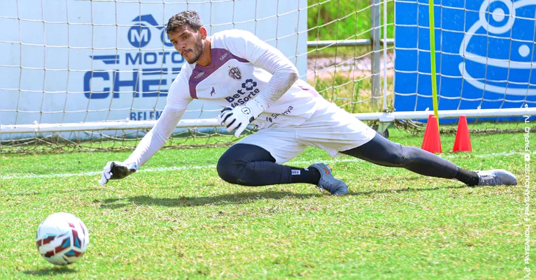 Mesquita pode retornar ao gol bicolor, mas dependerá da evolução ao longo dos dias