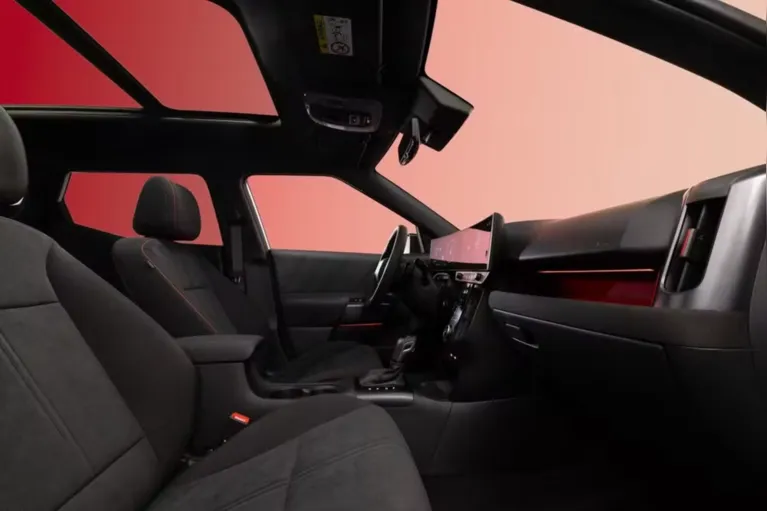 SUV da Hyundai poderá oferecer teto solar panorâmico, pacote ADAS nível 2, câmeras 360°, bancos ventilados e sistema de som Bose.