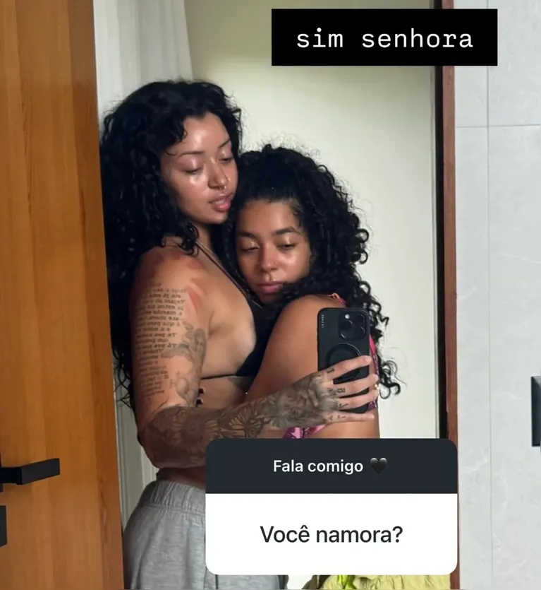Camilly Victória confirmou o namoro com Amber Marie