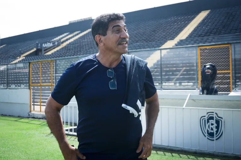 Nildo conheceu as novas instalações do Baenão