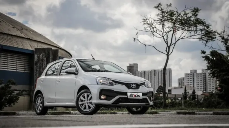 Toyota Etios X 1.3 automático 2017