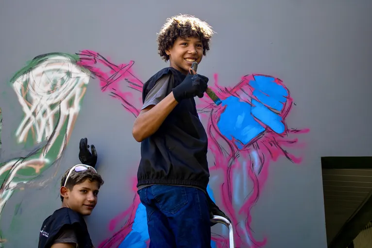 Paredes Vivas leva arte urbana e grafismo a Ourilândia, no sudeste do Pará