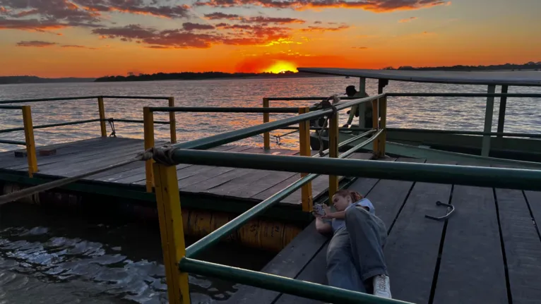 Cena de "Marabela", documentário que revisita a história de Marabá a partir dos olhares de jovens da periferia, entre memórias, desigualdades, paisagens, cultura e pertencimento.