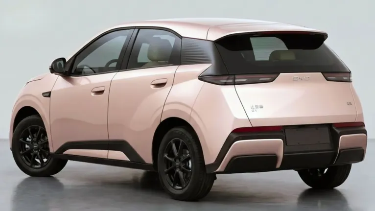 O novo BYD Dolphin Mini terá suspensão traseira independente do tipo multilink, substituindo o eixo de torção da geração atual.