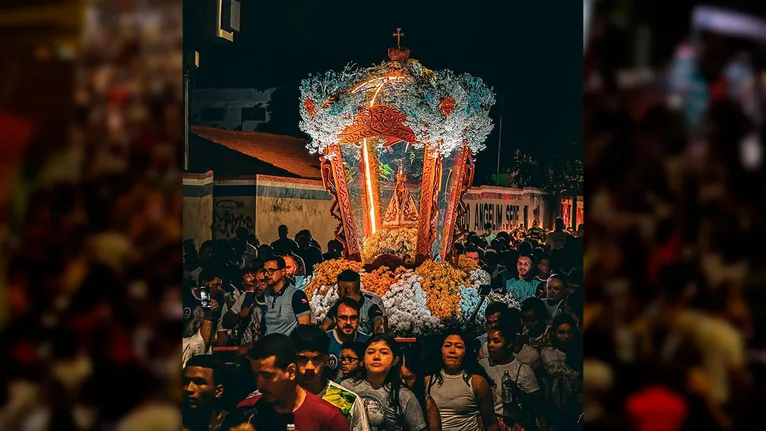 Neste ano, a romaria traz o tema “Com Maria, unidos na fé, na esperança e na missão”, inspirado na passagem bíblica de Atos dos Apóstolos