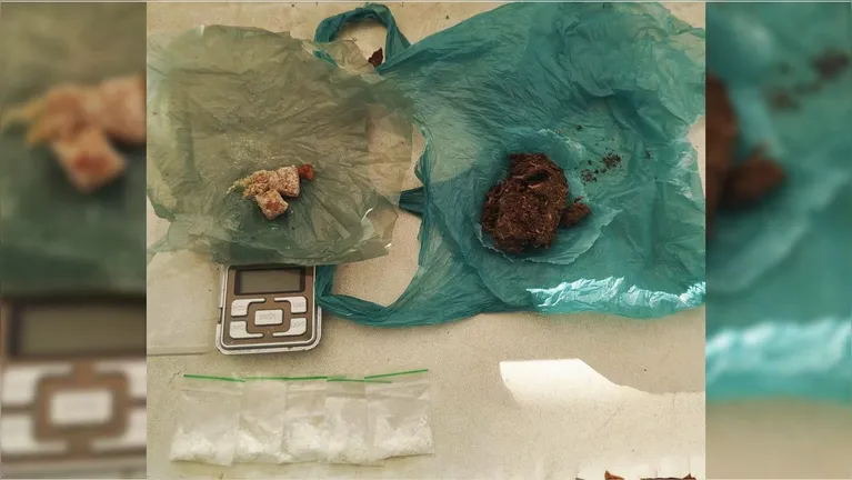 Entorpecentes e balança de precisão apreendidos pela guarnição do 4º BPM em Marabá.