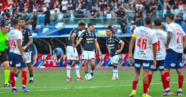 Primeira vitória azulina na Série A foi sobre o Bahia, na oitava rodada