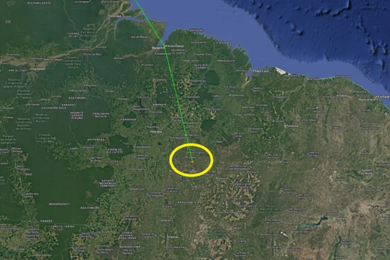 Mapa mostra a rota do avião militar norte-americano Hércules C-130 sobre o Pará, com passagem por Belém e Rondon do Pará antes de a aeronave seguir em direção ao Maranhão.