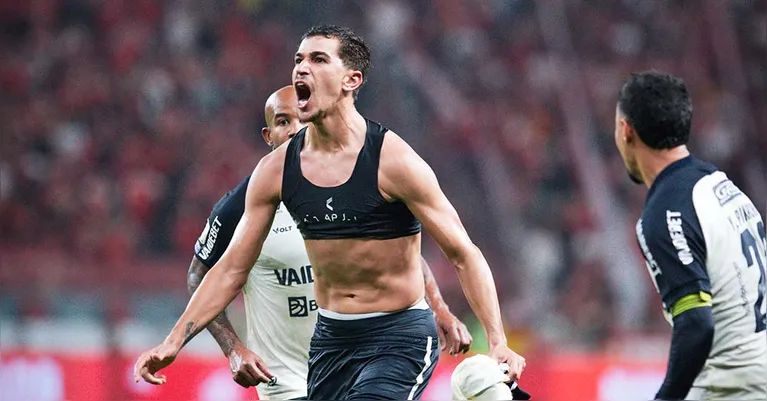 Vitor Bueno foi o melhor do jogo