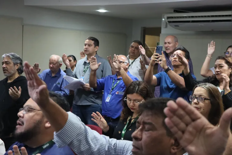 Colaboradores participam de Celebração em homenagem a Nossa Senhora de Nazaré.