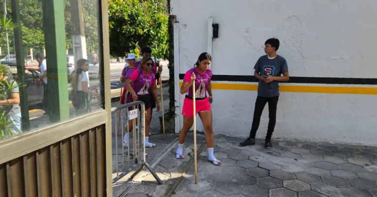 No Espaço Bem-Estar da RBA, os romeiros encontram apoio, hidratação, alimentação e cuidados para recuperar as forças antes de seguir caminho até a Basílica Santuário de Nazaré.