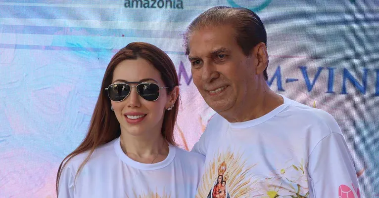 Jader Barbalho acompanhado da esposa, Vanessa Moraes