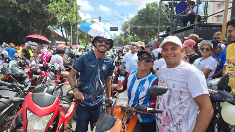 Romeiros aguardam início da Motoromaria