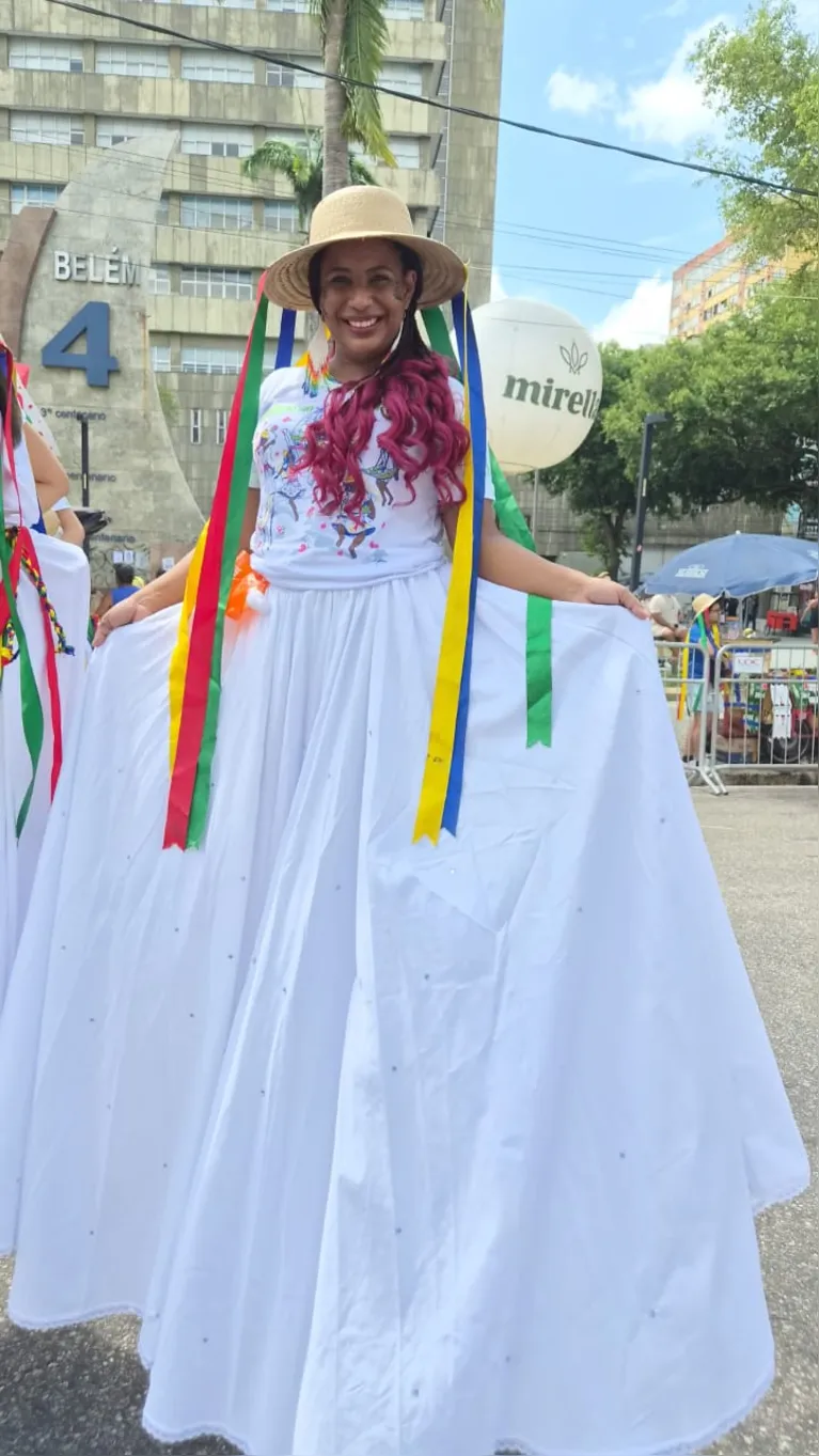 Isabela Gardenha participa do Arrastão do Círio.