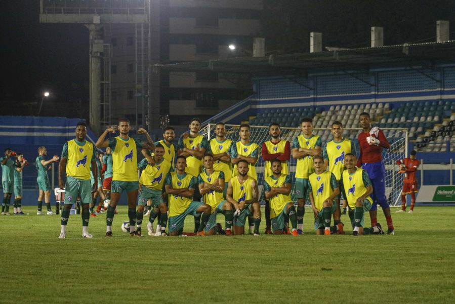
        
            Paysandu faz treino noturno antes de jogo contra o Ypiranga
        
    