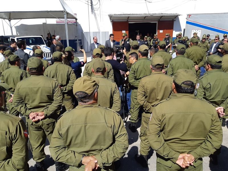 
        
        
            Estado entrega à Polícia Militar mais de 3 mil coletes balísticos
        
    