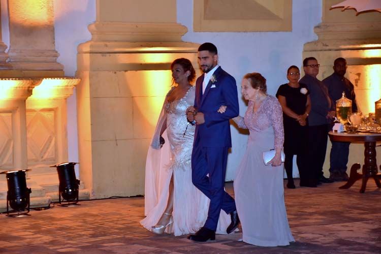
        
        
            Veja imagens do casamento de Thaila Ayala e Renato Góes
        
    