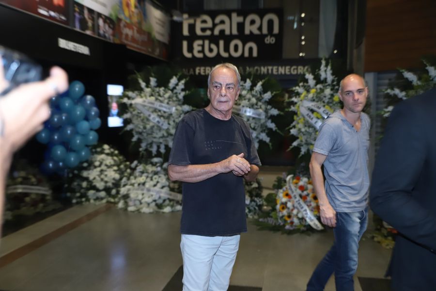 
        
        
            De Cláudia Raia a Xuxa, famosos se despedem de
Jorge Fernando no Rio
        
    