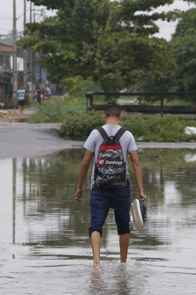 
        
        
            Chuva desta
segunda (17): alagamento e caos por Belém
        
    