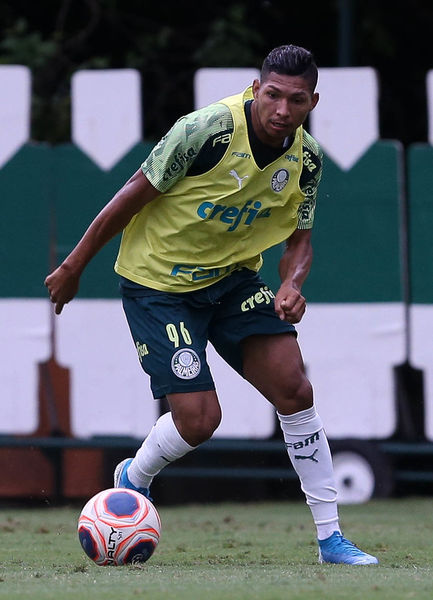 
        
        
            Veja as primeiras imagens de Rony no Palmeiras
        
    