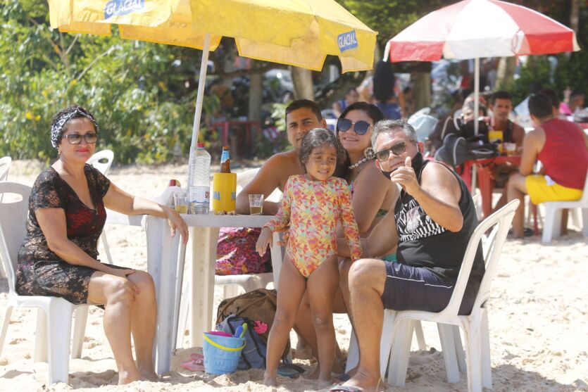 
        
        
            Galeria: terceiro domingo de julho de praias lotadas em Mosqueiro
        
    