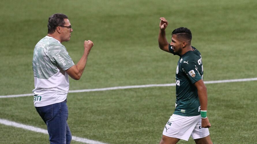 
        
        
            Rony marca seu primeiro gol pelo Palmeiras
        
    