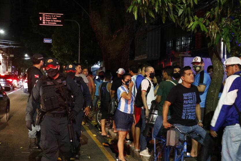 
        
        
            Galeria: torcedores do Paysandu protestam após a saída de Hélio dos Anjos
        
    