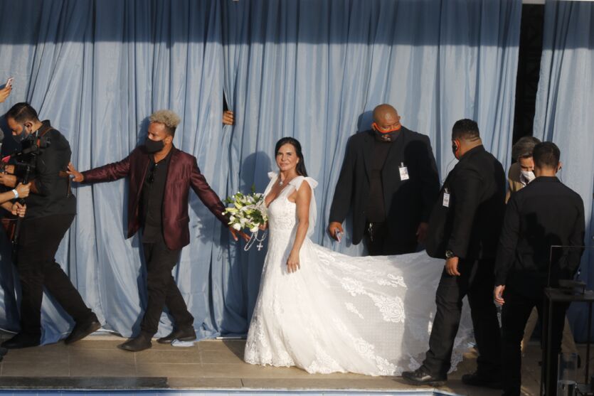 
        
        
            Veja as fotos do casamento de Gretchen e Esdras em Belém
        
    