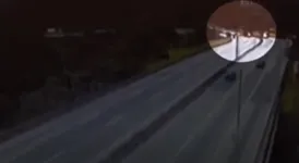 Imagem ilustrativa da notícia Vídeo mostra últimos momentos antes de tragédia na BR-376. Motorista acelerou na curva e não usou escape