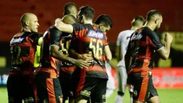 Leão venceu mais uma pelo Pernambucano.