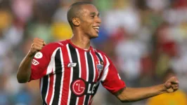 Imagem ilustrativa da notícia São Paulo está próximo de contratar zagueiro ex-seleção