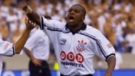 Imagem ilustrativa da notícia Luto! Ex-zagueiro do Corinthians Gilmar Fubá morre aos 45 anos