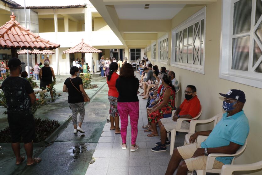 
        
        
            Galeria: primeiro dia de vacinação de idosos entre 80 e 82 anos em Belém
        
    