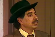 Todos lembram do amor eterno e platônico entre o professor Girafales e Dona Florinda nos nostálgicos episódios da série Chaves