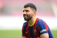 Imagem ilustrativa da notícia Assista o vídeo da chegada de Aguero no Barcelona