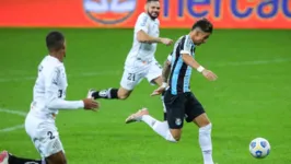 Grêmio empata com Santos e continua na lanterna do Brasileirão.