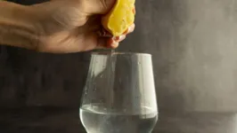 Imagem ilustrativa da notícia Funciona? Veja os benefícios da água com limão
