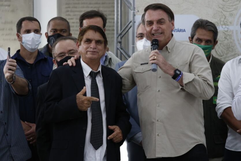 
        
        
            Fotos: Bolsonaro encontra ‘sósia’ e cumpre agenda em Belém
        
    