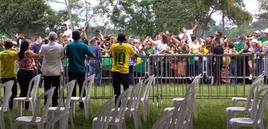 
                
                
                    Visita de Bolsonaro a Marab&#225; registra grandes aglomera&#231;&#245;es
                
            