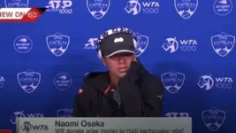 Naomi chora após pergunta de repórter