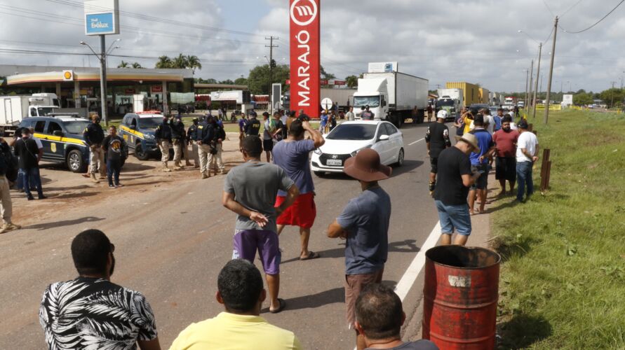 
        
        
            Caminhoneiros
bloquearam rodovias federais no Pará
        
    