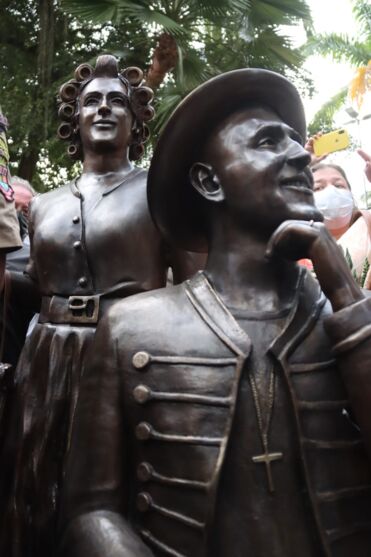 
                            
                            
                                Prefeitura inaugurou estátuas de Paulo Gustavo em praça
                            
                        