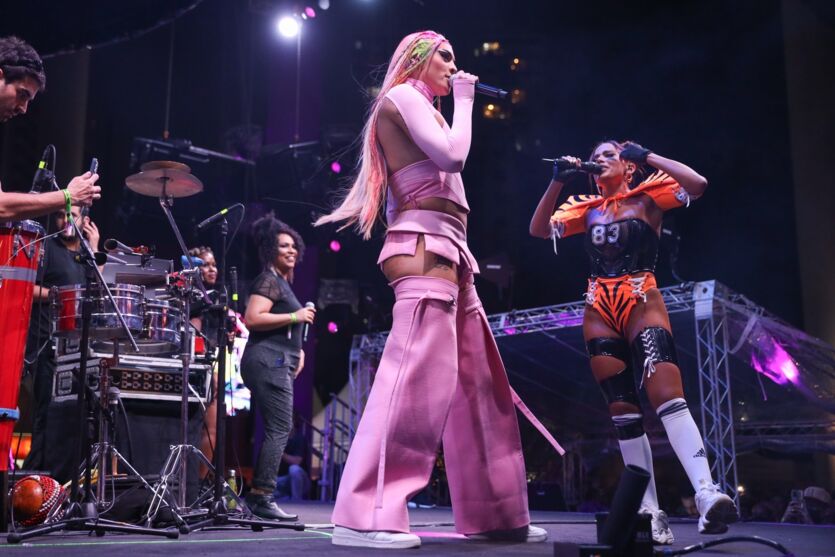 
                            
                            
                                Fotos exclusivas: Anitta e Pablo cantam juntas em São Paulo
                            
                        